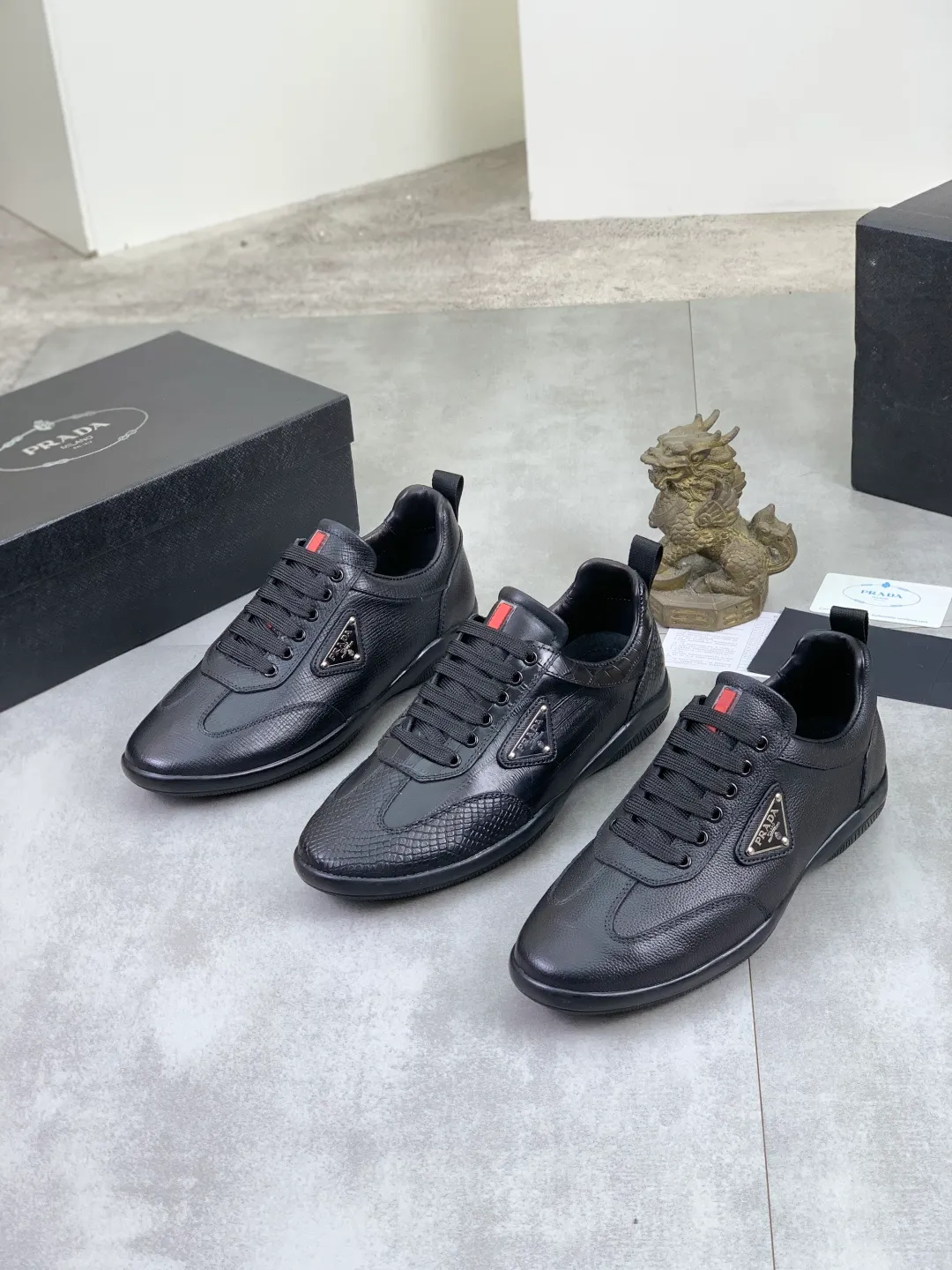Men's Men's Shoes P400💰[New Style] The latest classic model of high-quality PRADA breathable and comfortable men's shoes is now on the official website, 1:1 copied, synchronized in Hong Kong, and on the same catwalk; all made of calfskin with breathable mesh fabric ➕Imported soft and comfortable sheep Leather lining, 🍡🍡original rubber outsole is non-slip and wear-resistant; comfortable to wear, attractive style, fine workmanship, and simple and neat shoe last, showing a man's courage and toughness, 👍size 38 to 44; 3⃣️colors🉑️ to choose from
